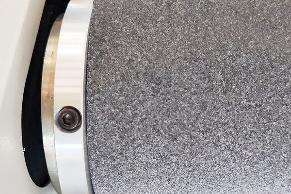 得馬F11高速裁切機(jī)滾動臺面