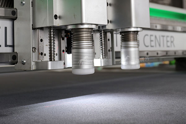 得馬高速裁切機(jī)